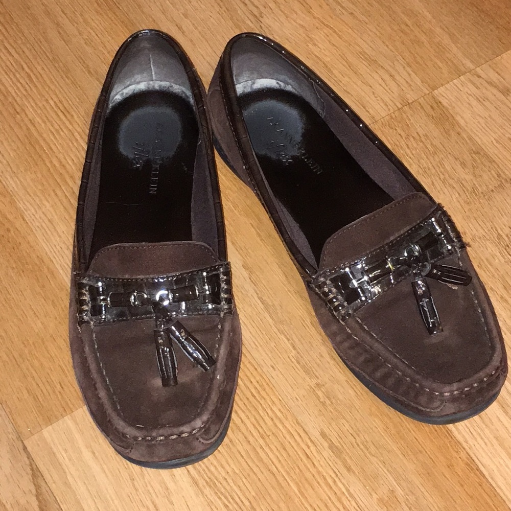 Anne Klein Brown Suede Shoe